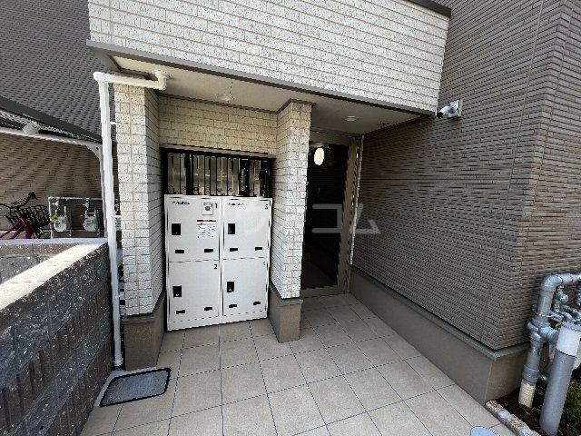 21/30 エントランス