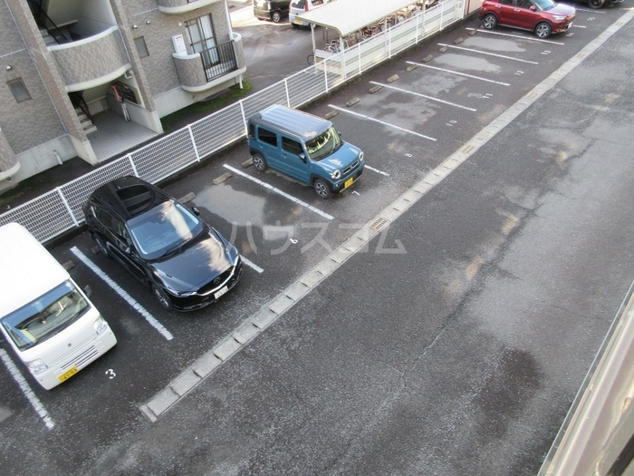 16/23 駐車場