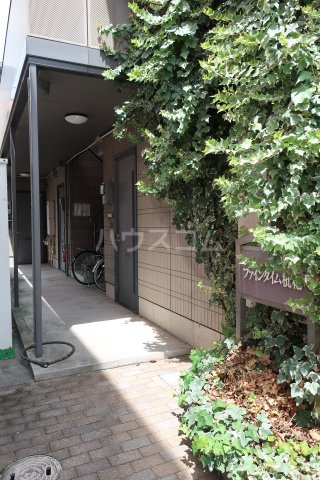 2/5 エントランス