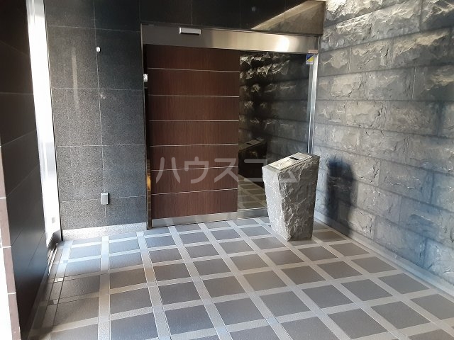 2/5 エントランス