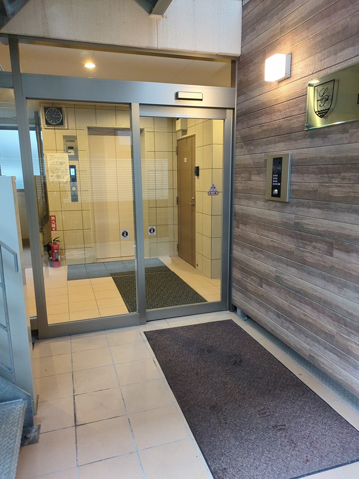 2/4 エントランス