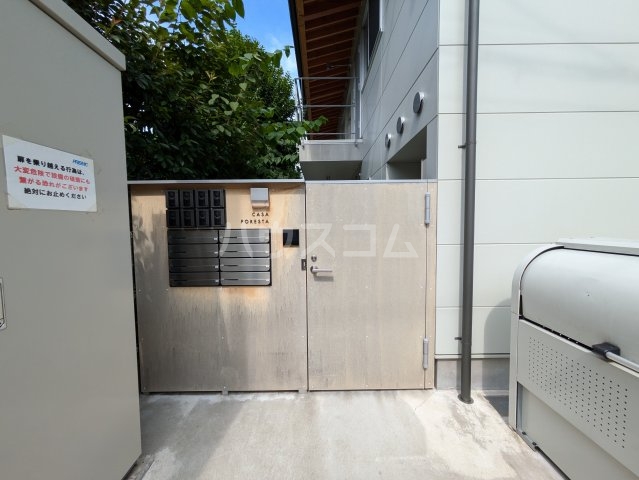 18/28 エントランス