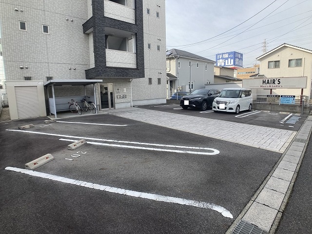 2/7 駐車場