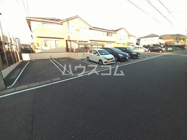 23/30 駐車場