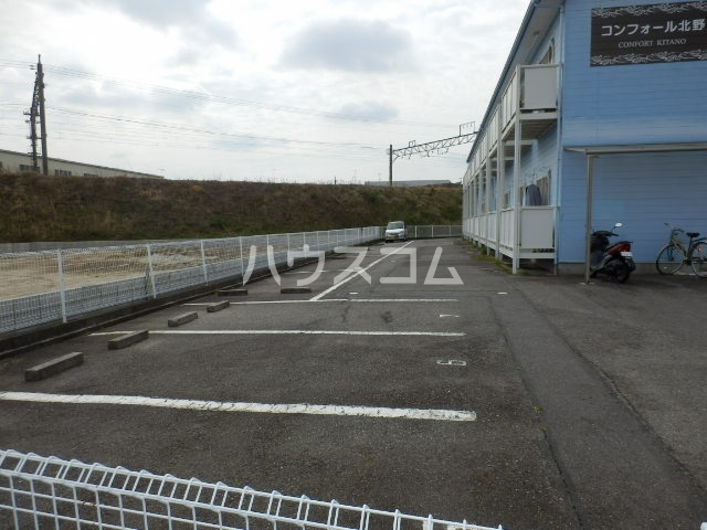 23/30 駐車場
