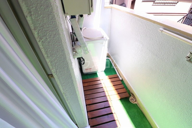 18/27 バルコニー