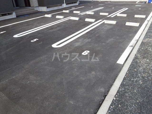 22/28 駐車場