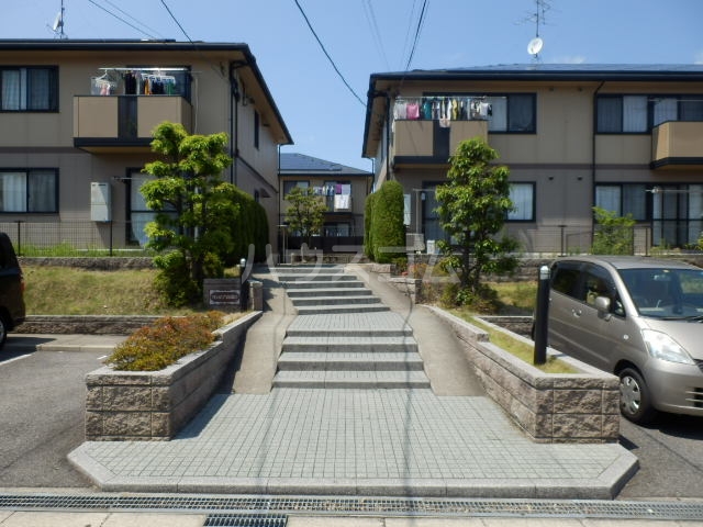 19/28 エントランス