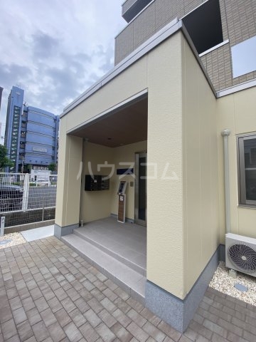 28/30 エントランス