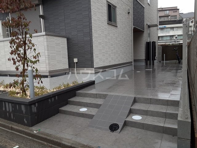 29/30 エントランス