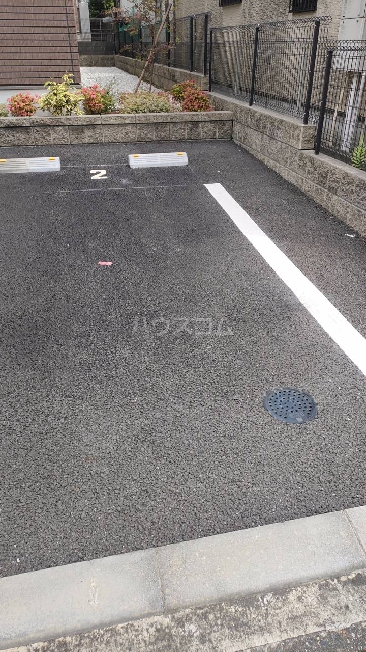 28/30 駐車場