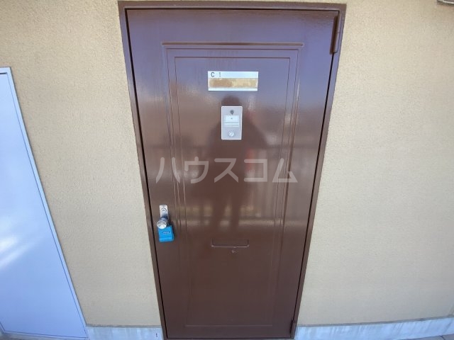 26/30 エントランス