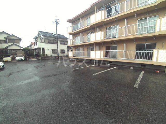 19/27 駐車場