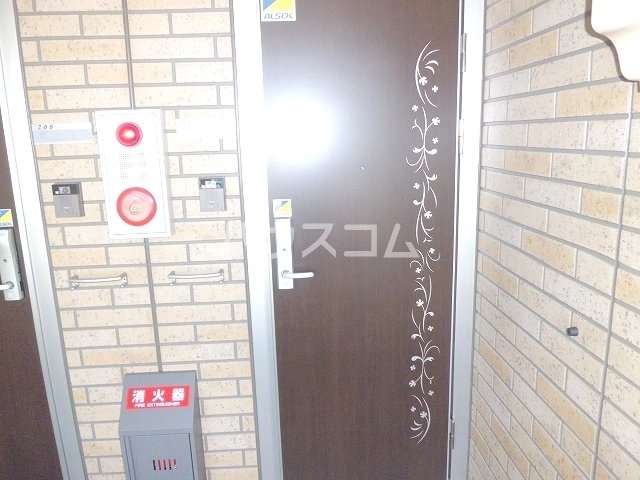 20/30 エントランス
