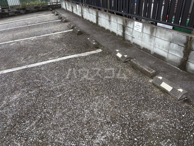 28/30 駐車場