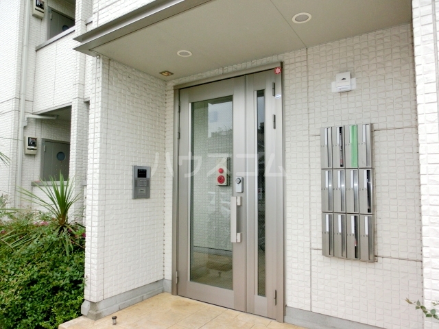 25/30 エントランス