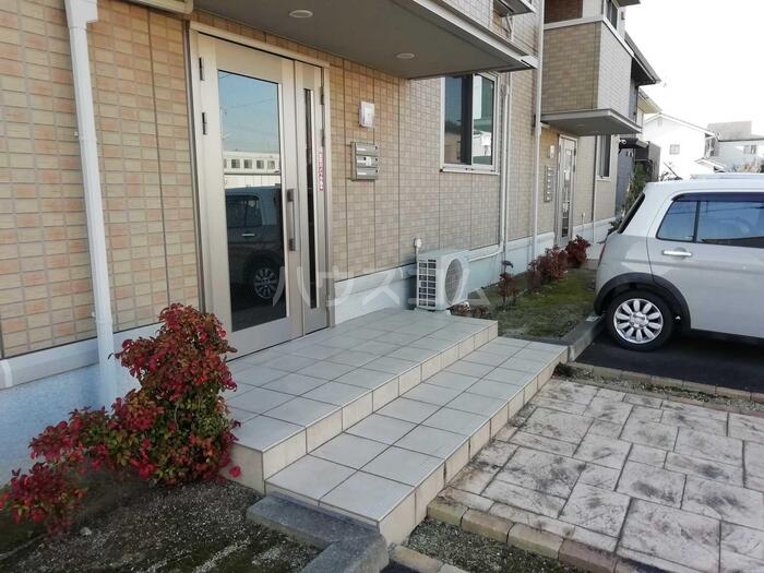 19/24 エントランス