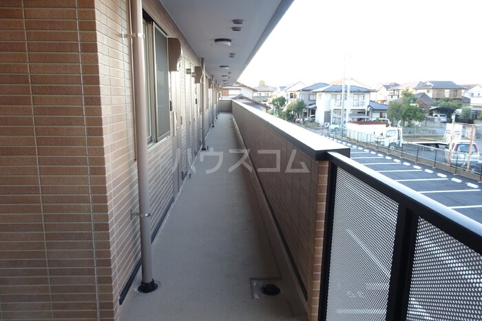 13/16 エントランス