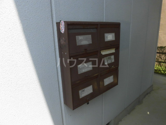 19/27 エントランス