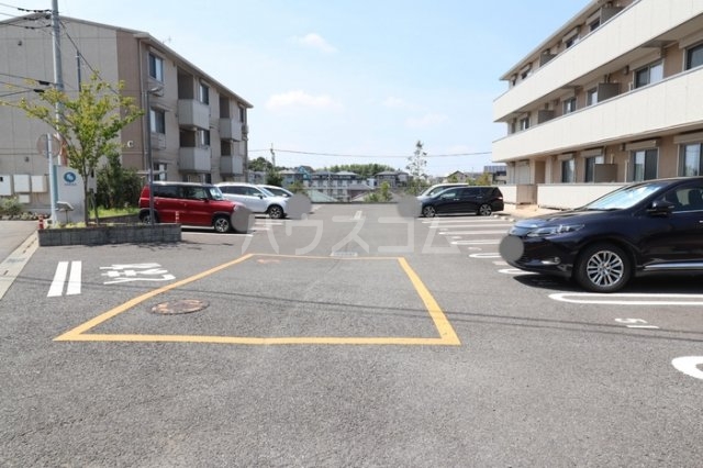 16/18 駐車場