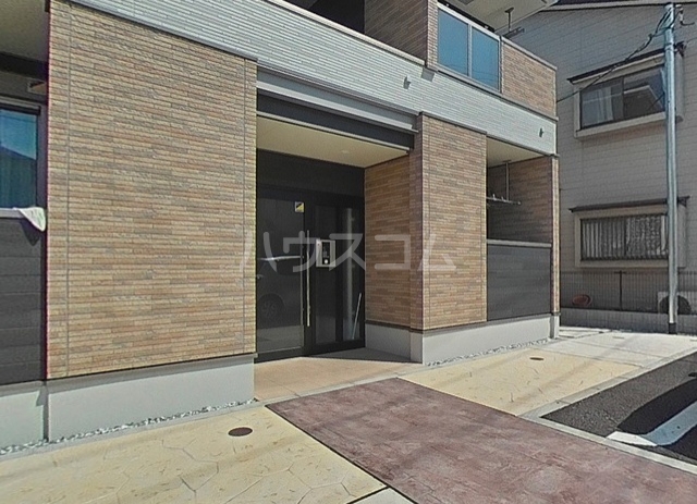 20/27 エントランス