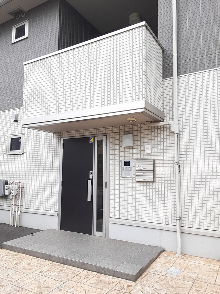 15/22 エントランス
