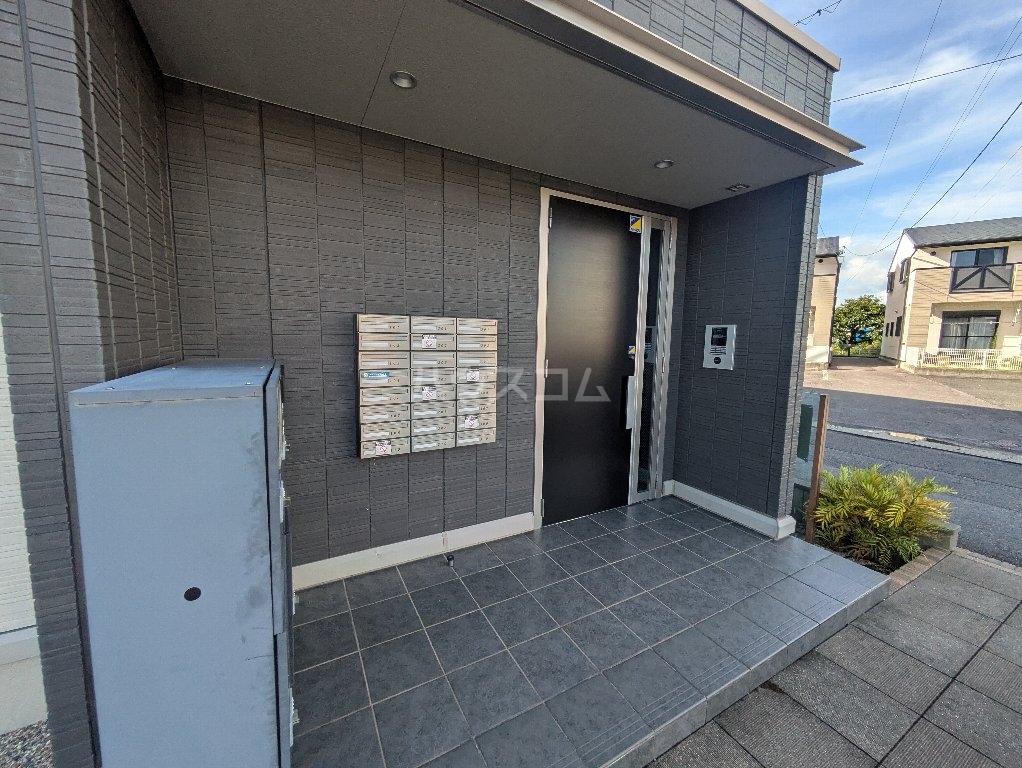 25/30 エントランス