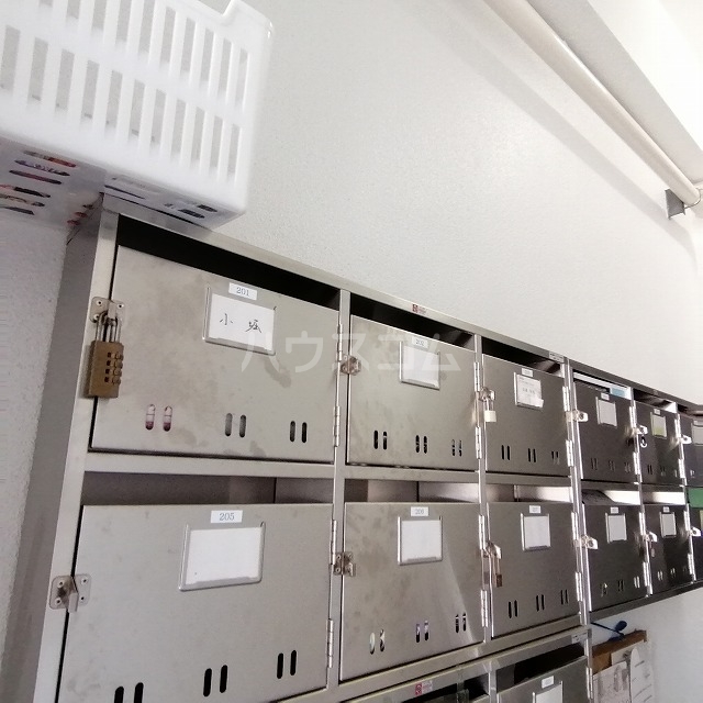 18/26 エントランス