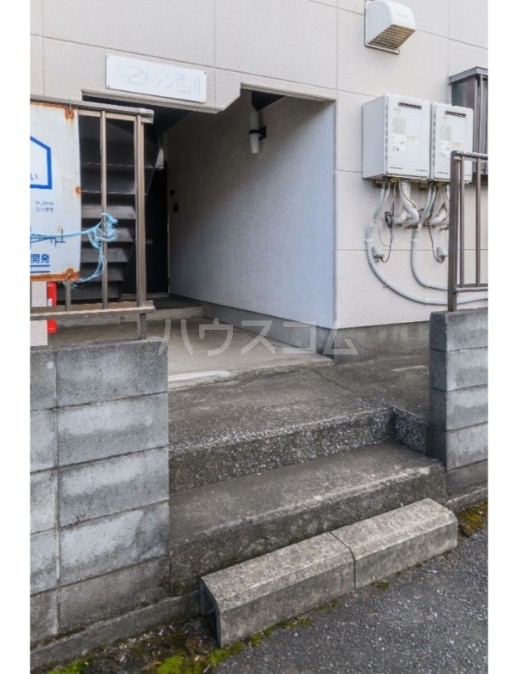 14/19 エントランス