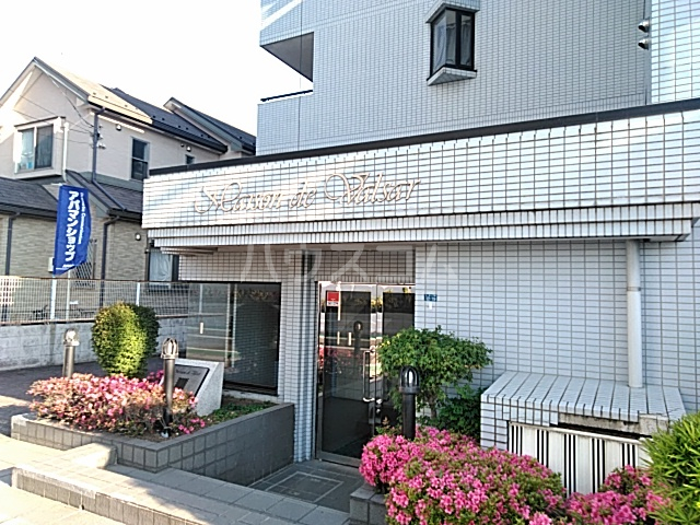 27/30 エントランス