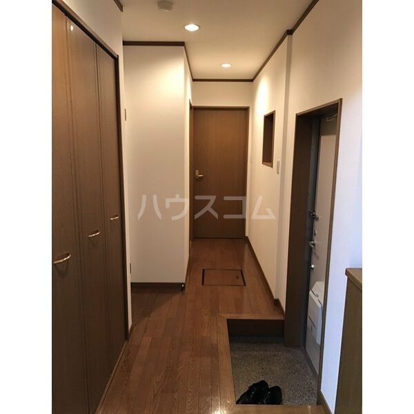 14/15 エントランス