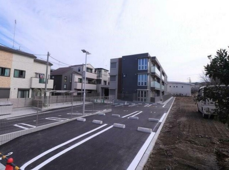 27/28 駐車場