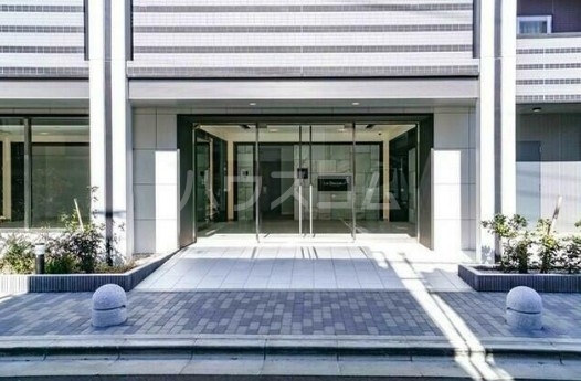 21/25 エントランス