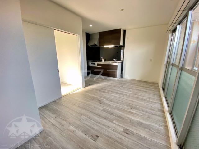 13/15 エントランス