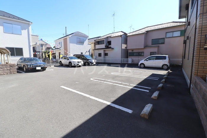 2/5 駐車場