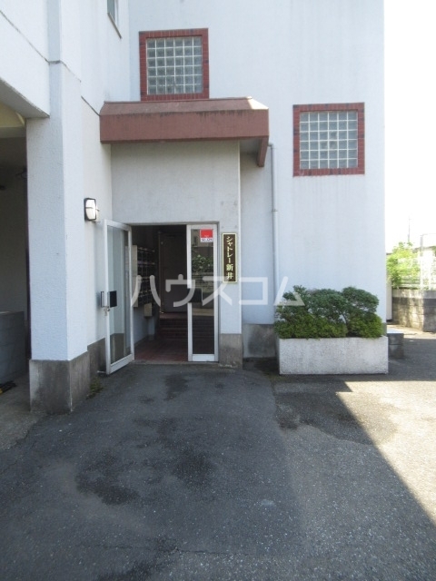 19/20 エントランス