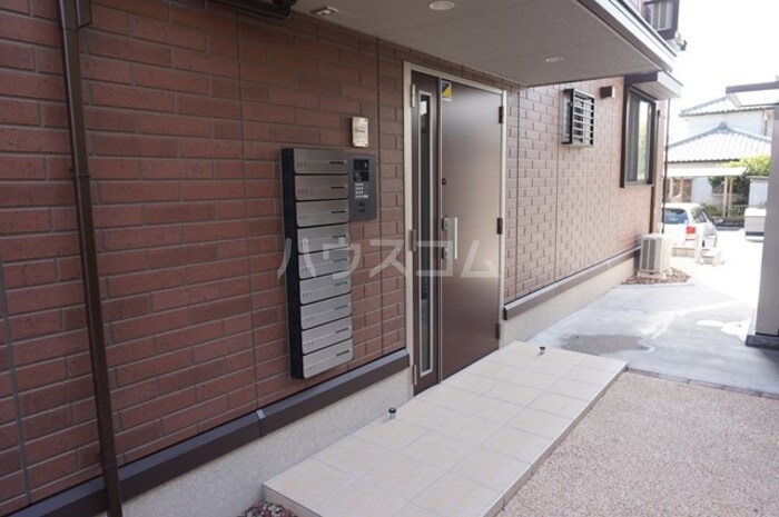 2/4 エントランス