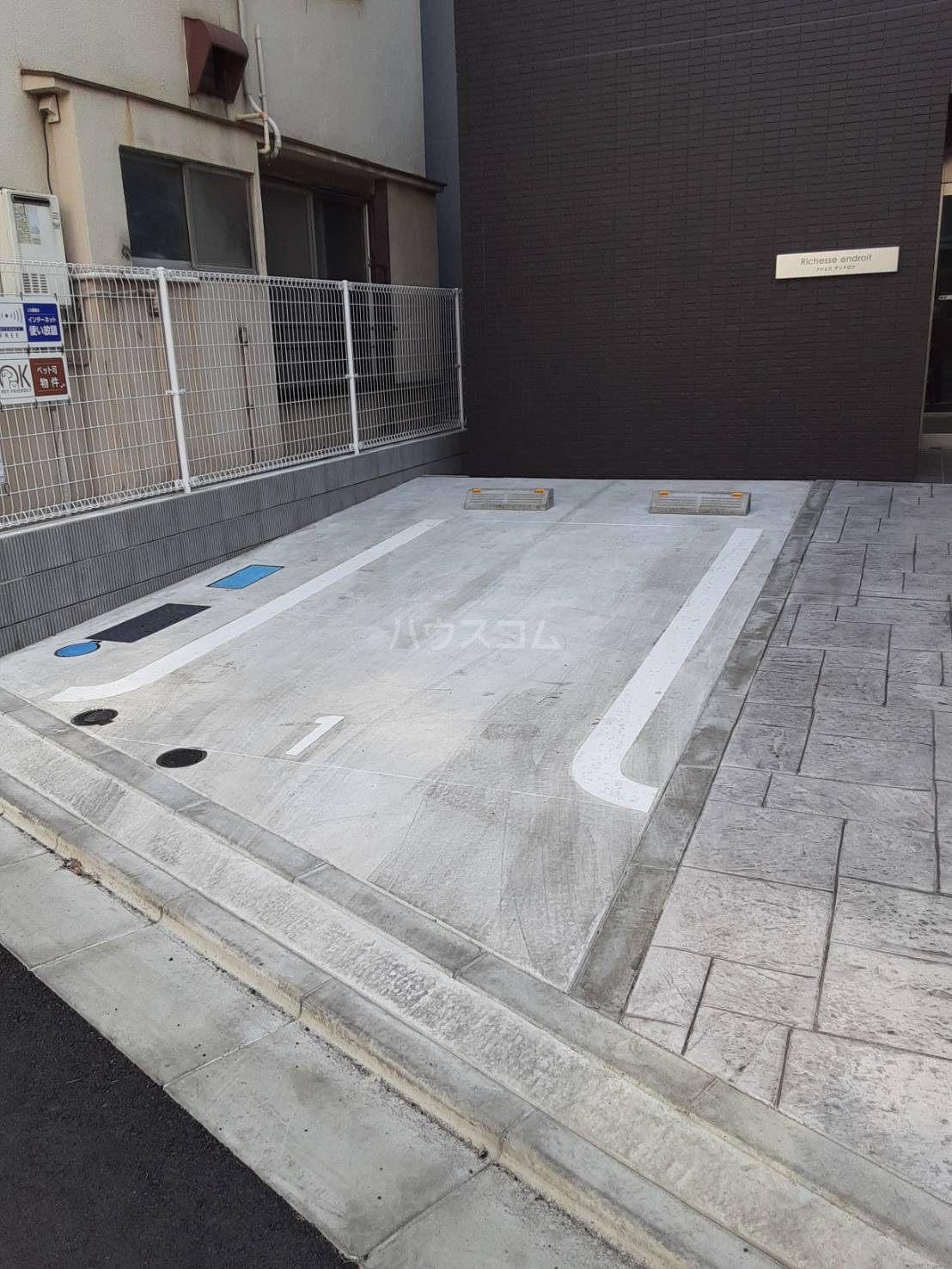 25/30 駐車場
