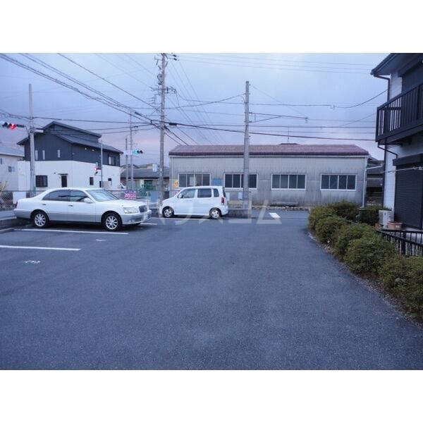 15/15 駐車場