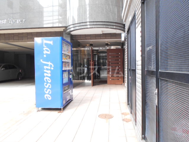 2/5 エントランス