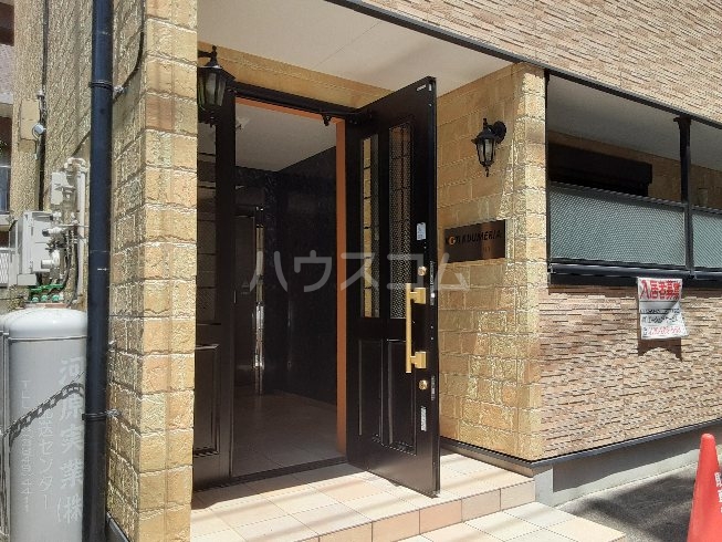 28/30 エントランス