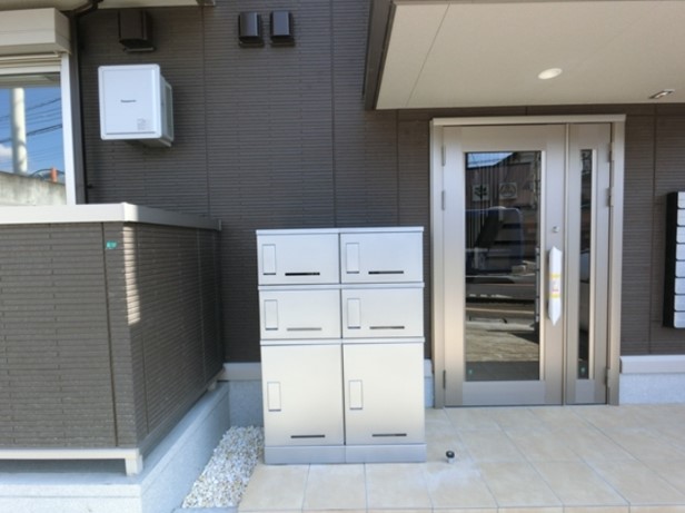 18/28 エントランス