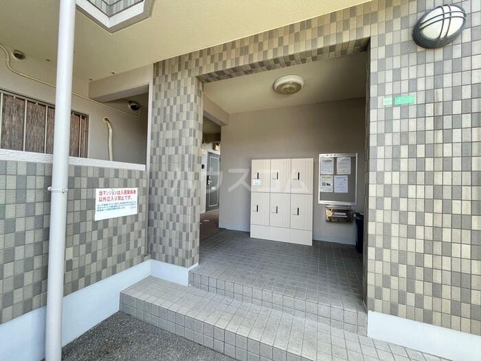 20/29 エントランス