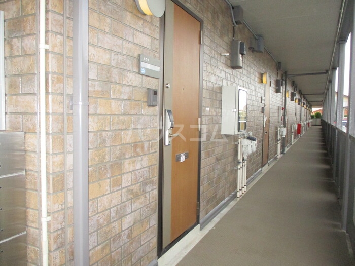 14/18 エントランス