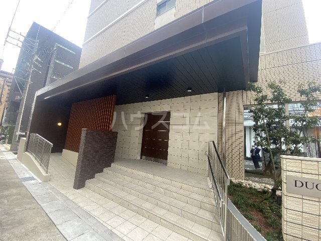 19/30 エントランス