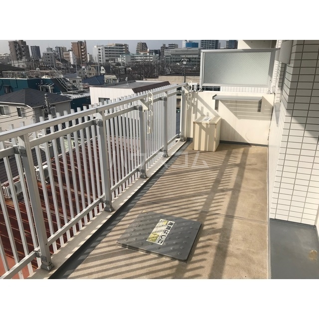 18/27 バルコニー