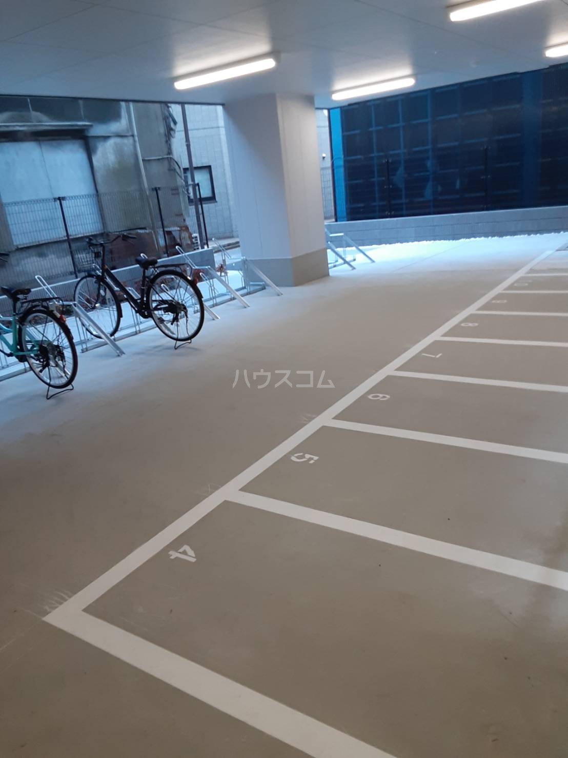 25/30 駐車場