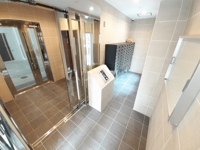 15/21 エントランス