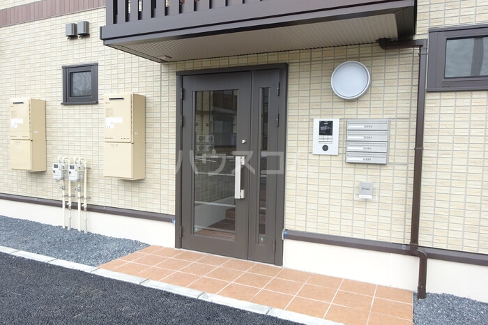 18/22 エントランス