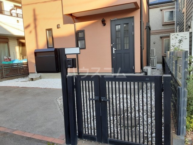 28/30 エントランス